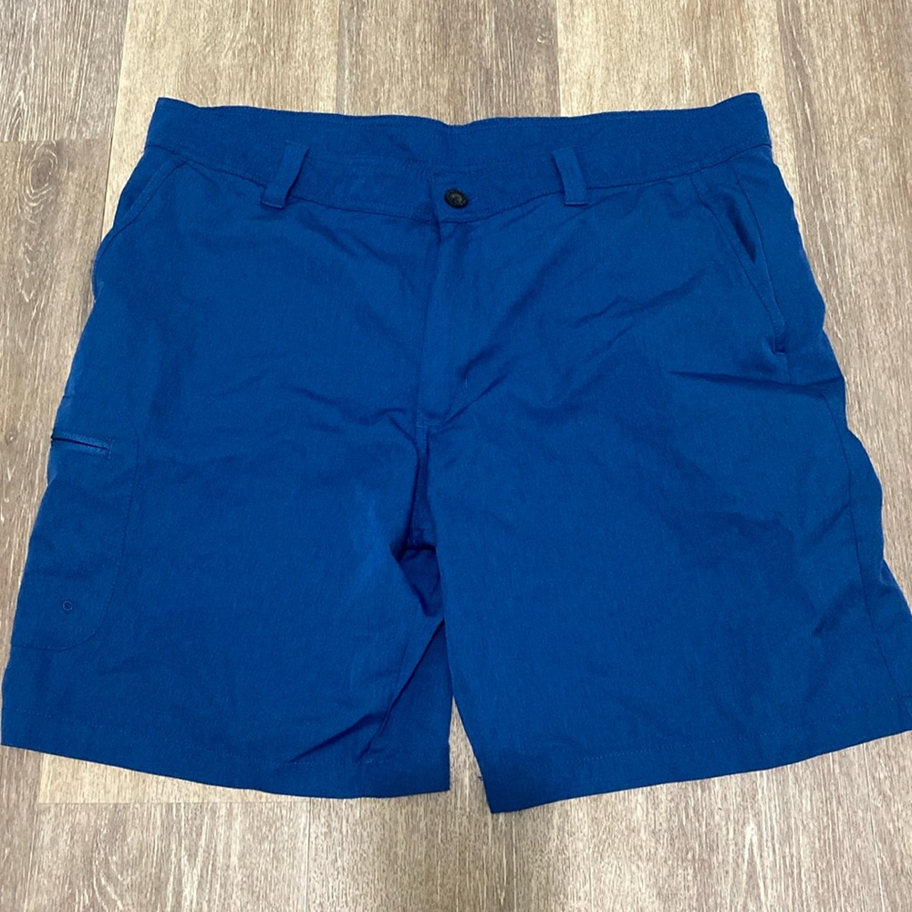 Magellan men’s size 38 fish gear blue shorts